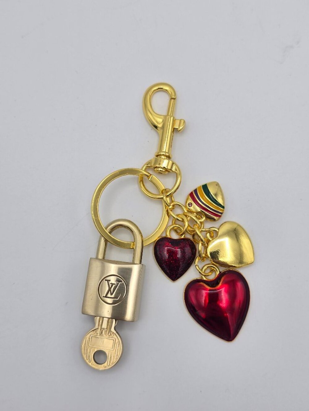 Louis Vuitton Gold-Tone Key Holder with Red Heart Charms - Picture 7 of 8